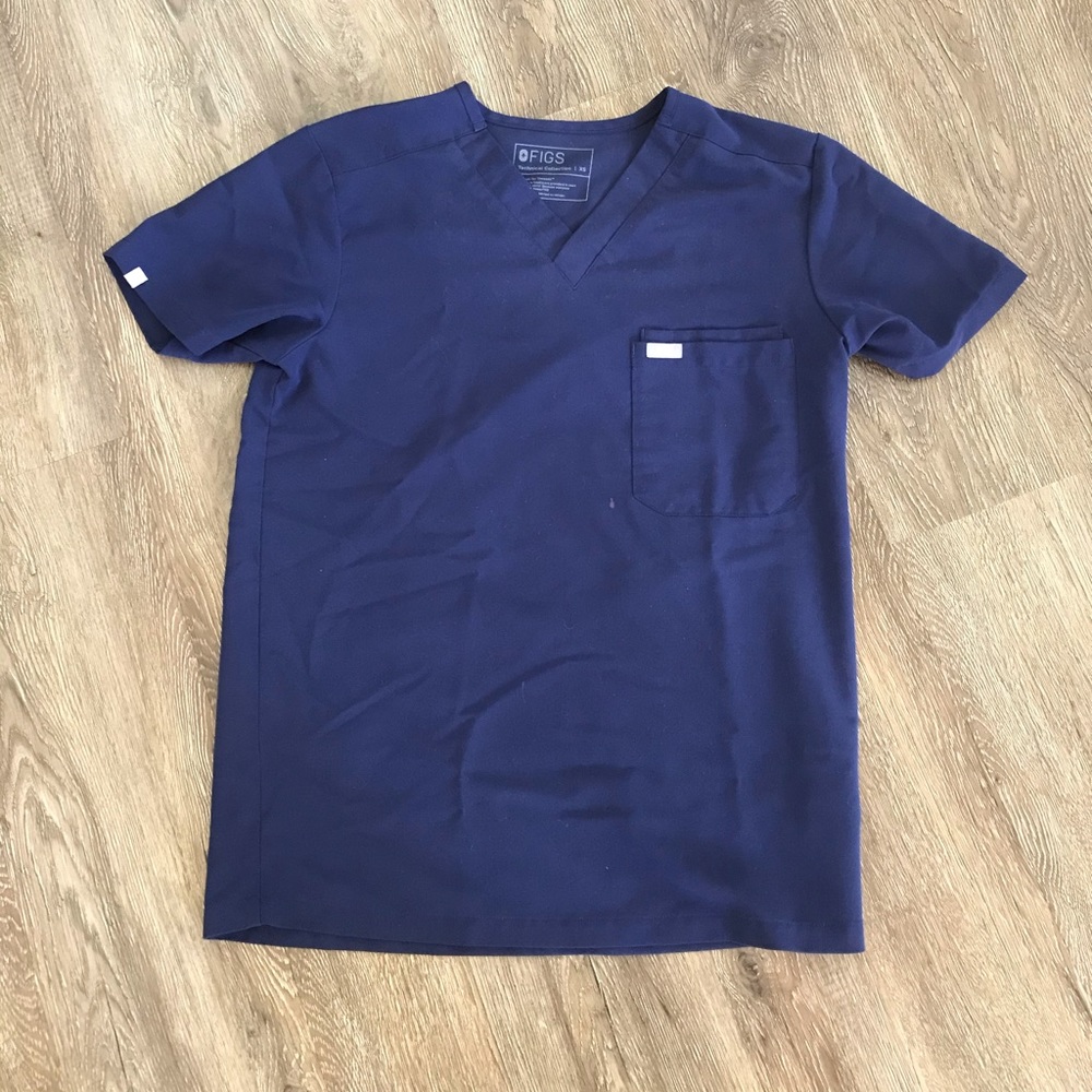 Men’s Figs navy scrub top